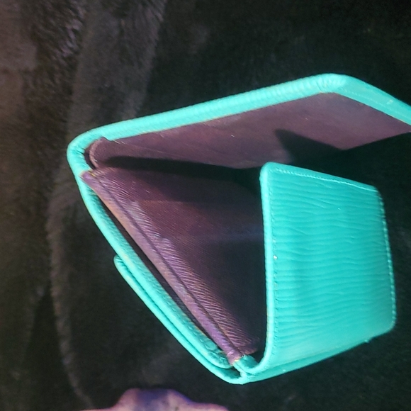 Louis Vuitton Epi Wallet - Picture 9 of 16